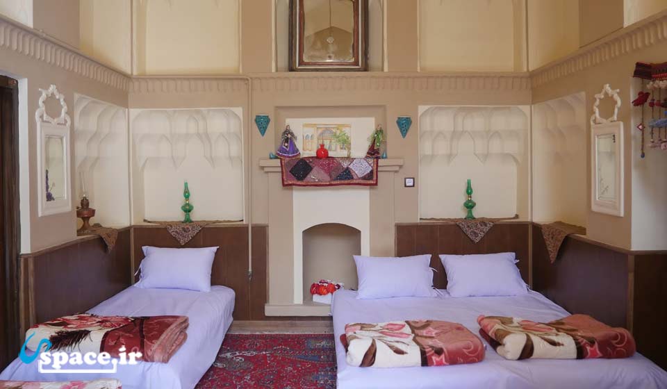 نمای داخل اتاق اقامتگاه بوم گردی نارگل - اصفهان